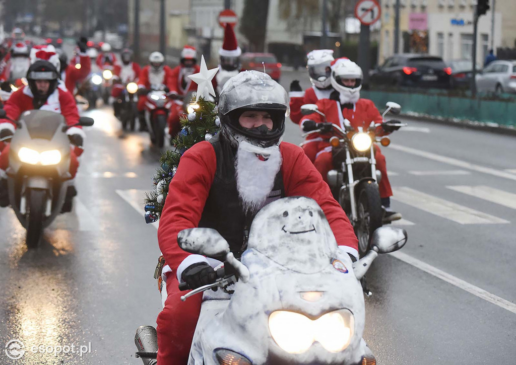 Mikołaje na motocyklach w Sopocie! Przejechali w szczytnym celu po raz 20 [FOTO]