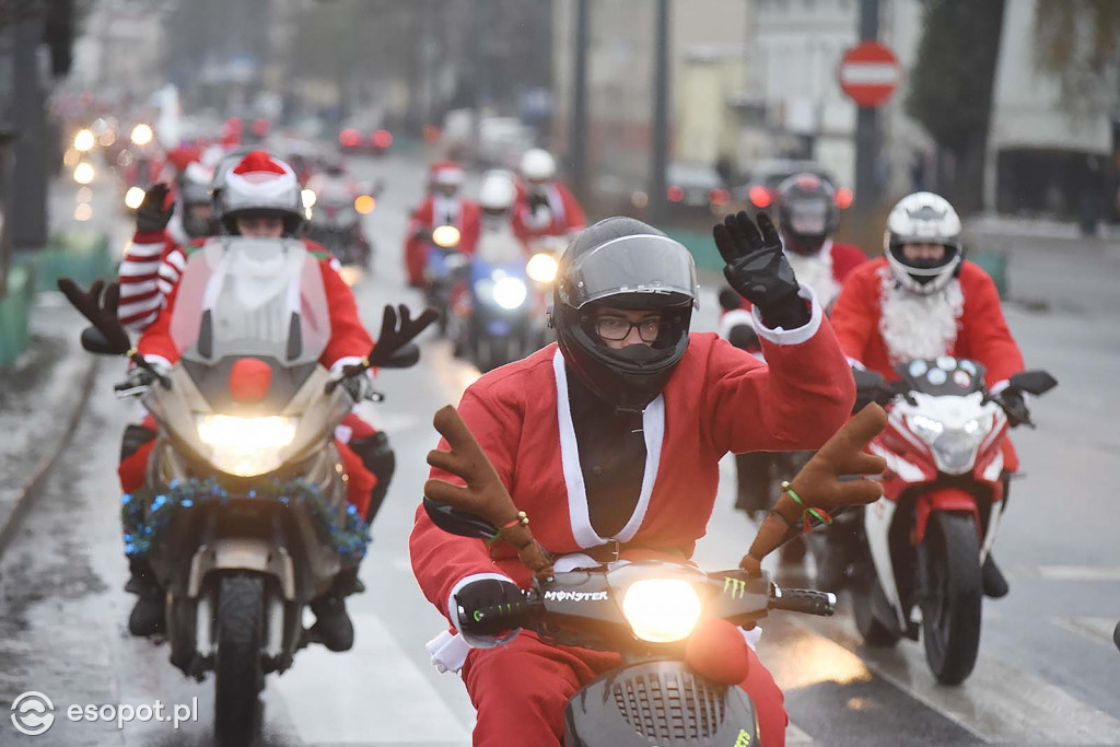 Mikołaje na motocyklach w Sopocie! Przejechali w szczytnym celu po raz 20 [FOTO]