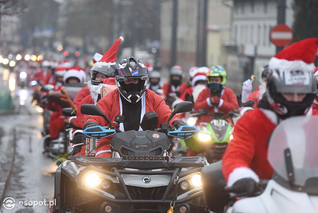 Mikołaje na motocyklach w Sopocie! Przejechali w szczytnym celu po raz 20 [FOTO]