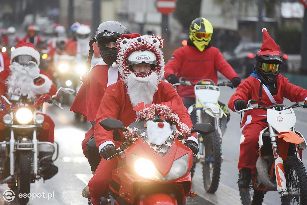 Mikołaje na motocyklach w Sopocie! Przejechali w szczytnym celu po raz 20 [FOTO]