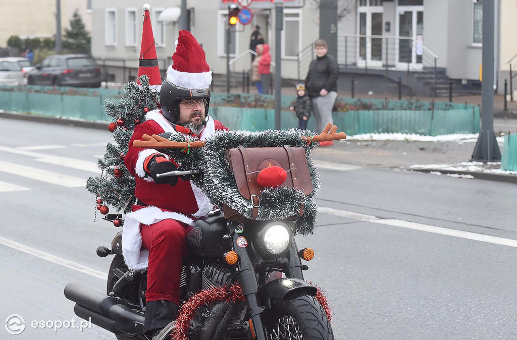 Mikołaje na motocyklach w Sopocie! Przejechali w szczytnym celu po raz 20 [FOTO]