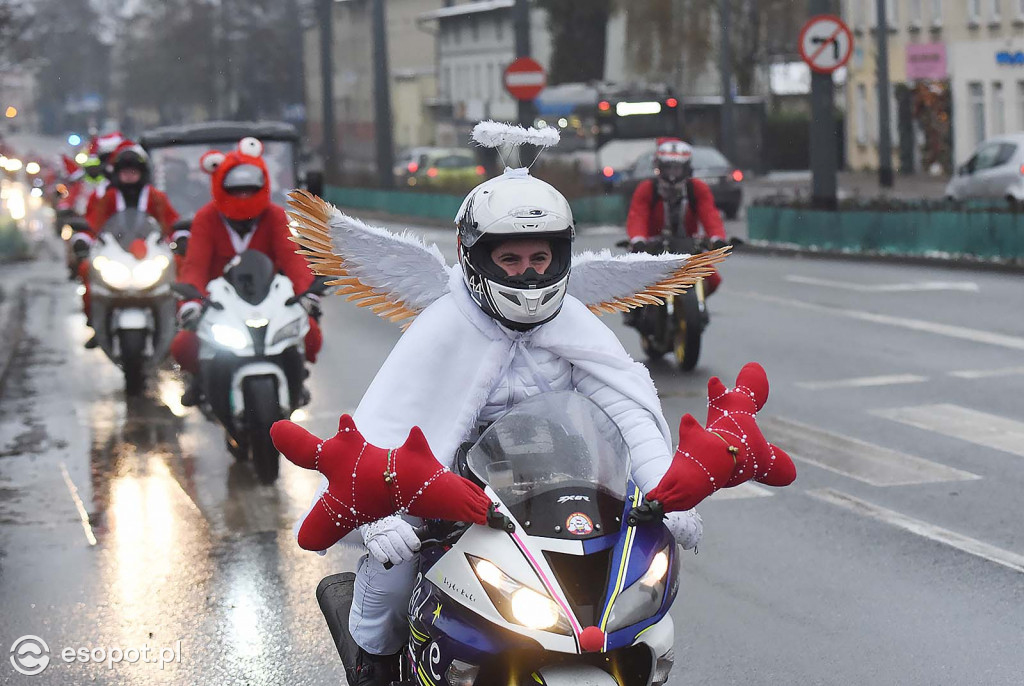 Mikołaje na motocyklach w Sopocie! Przejechali w szczytnym celu po raz 20 [FOTO]