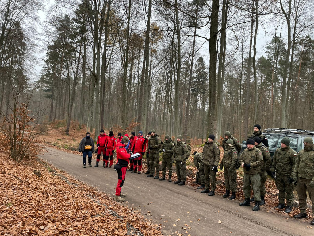 Poszukiwania zaginionych w trójmiejskim lesie! Tak ćwiczyli pomorscy terytorialsi [FOTO]