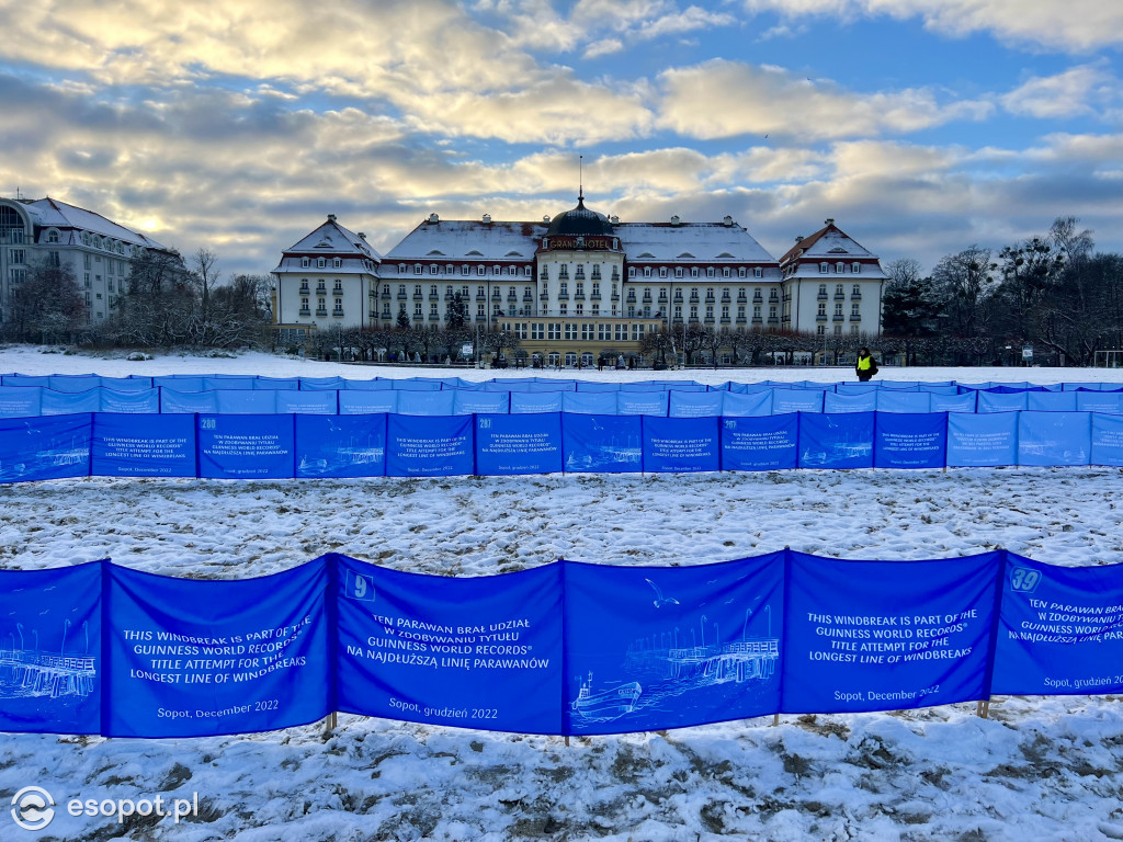  Rekord Guinnessa w Sopocie! Takiego parawanu jeszcze w kurorcie nie było [FOTO]