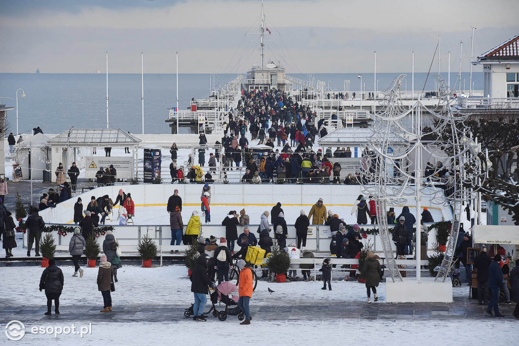 Sopot jak lodowe miasto na pięknych zdjęciach! Za nami biały weekend [FOTO]