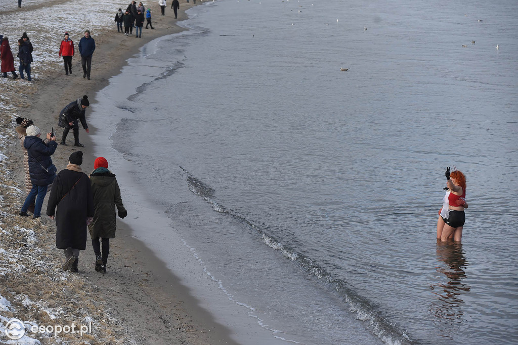 Sopot jak lodowe miasto na pięknych zdjęciach! Za nami biały weekend [FOTO]