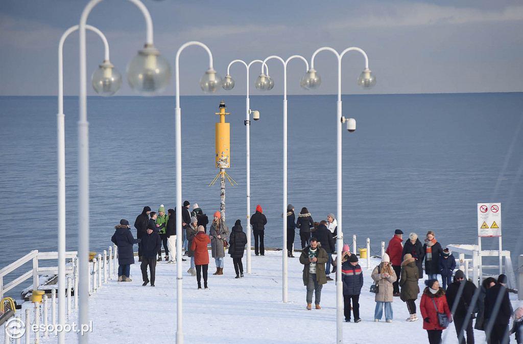 Sopot jak lodowe miasto na pięknych zdjęciach! Za nami biały weekend [FOTO]
