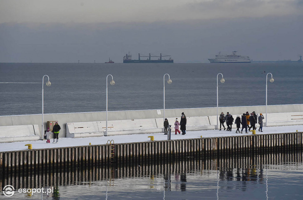 Sopot jak lodowe miasto na pięknych zdjęciach! Za nami biały weekend [FOTO]