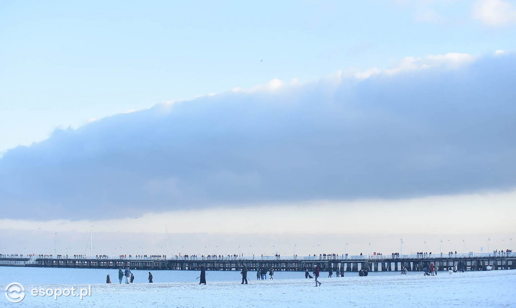Sopot jak lodowe miasto na pięknych zdjęciach! Za nami biały weekend [FOTO]