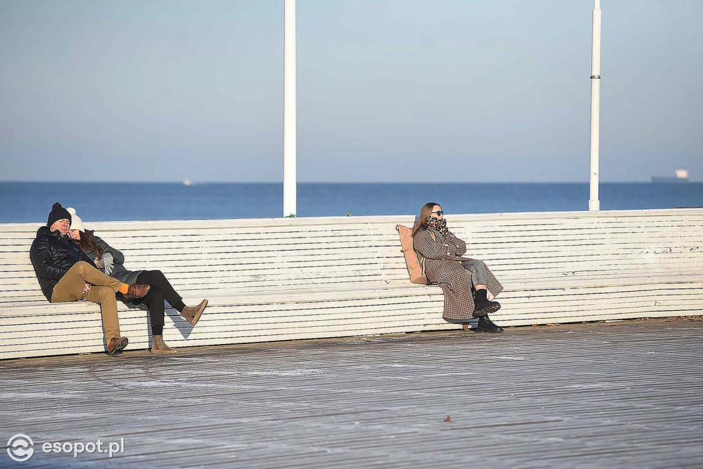 Tłumy w Sopocie w przedświąteczny weekend! Piękne zdjęcia z kurortu [FOTO]