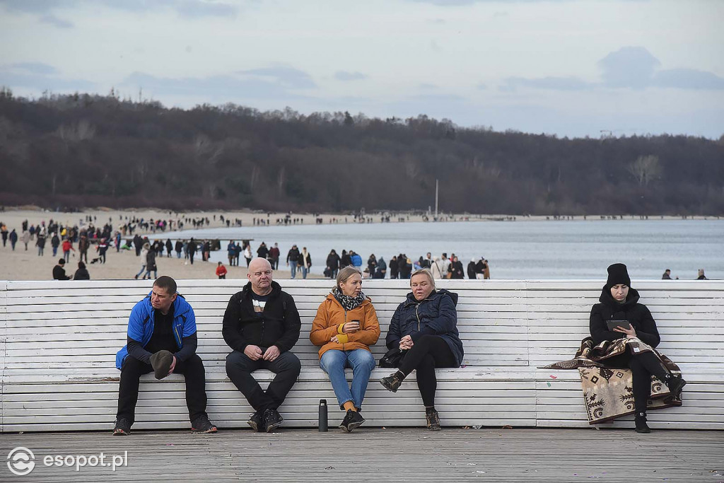 W Sopocie oblężenie jak w lecie! Zdjęcia z pierwszego dnia Nowego Roku [FOTO]