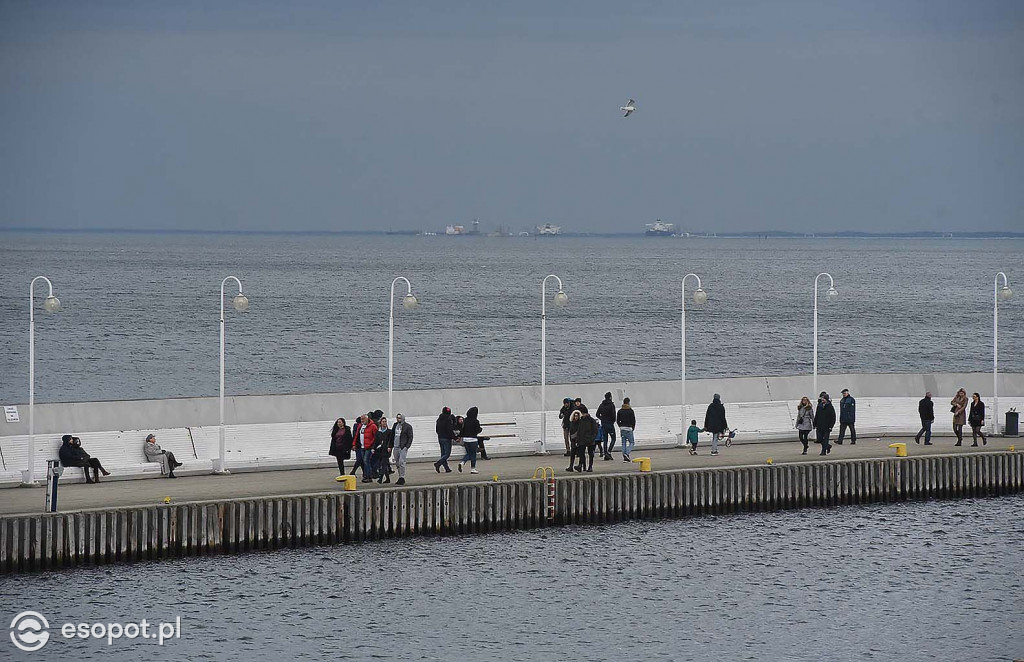 W Sopocie oblężenie jak w lecie! Zdjęcia z pierwszego dnia Nowego Roku [FOTO]