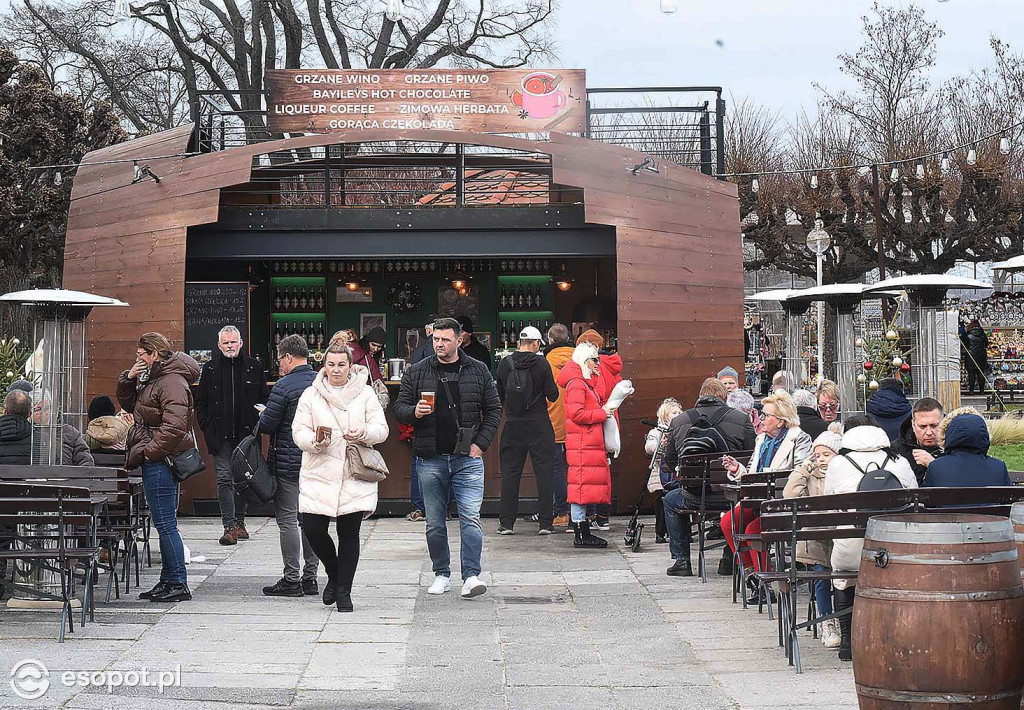 W Sopocie oblężenie jak w lecie! Zdjęcia z pierwszego dnia Nowego Roku [FOTO]