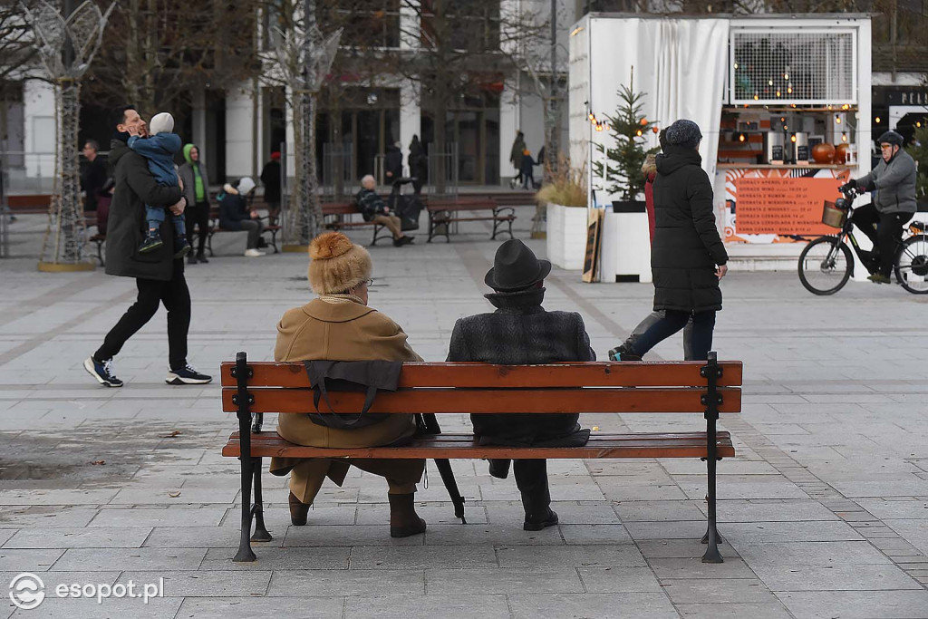 W Sopocie oblężenie jak w lecie! Zdjęcia z pierwszego dnia Nowego Roku [FOTO]