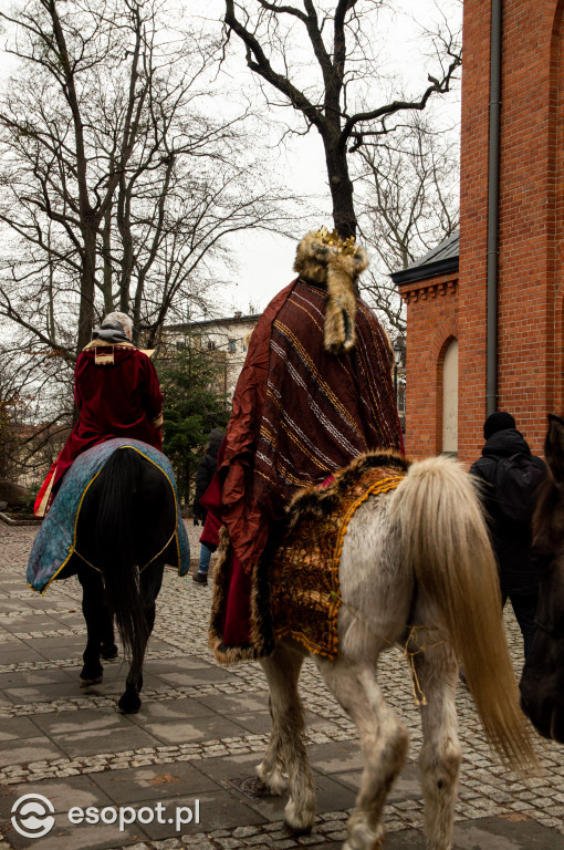 Orszak Trzech Króli powrócił do Sopotu! Pochód przyciągnął tłumy [FOTO]