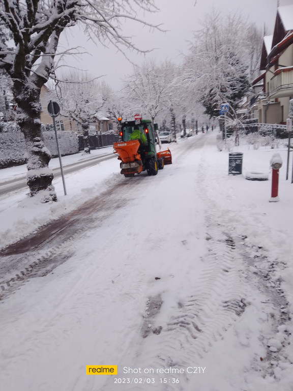 Sopot mierzy się ze skutkami śnieżycy! Walka z żywiołem to nie lada wyzwanie [FOTO]