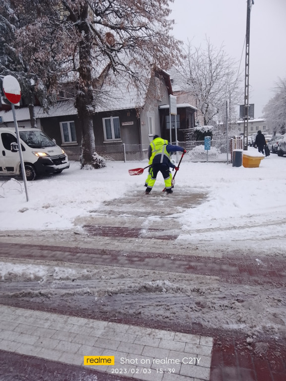 Sopot mierzy się ze skutkami śnieżycy! Walka z żywiołem to nie lada wyzwanie [FOTO]