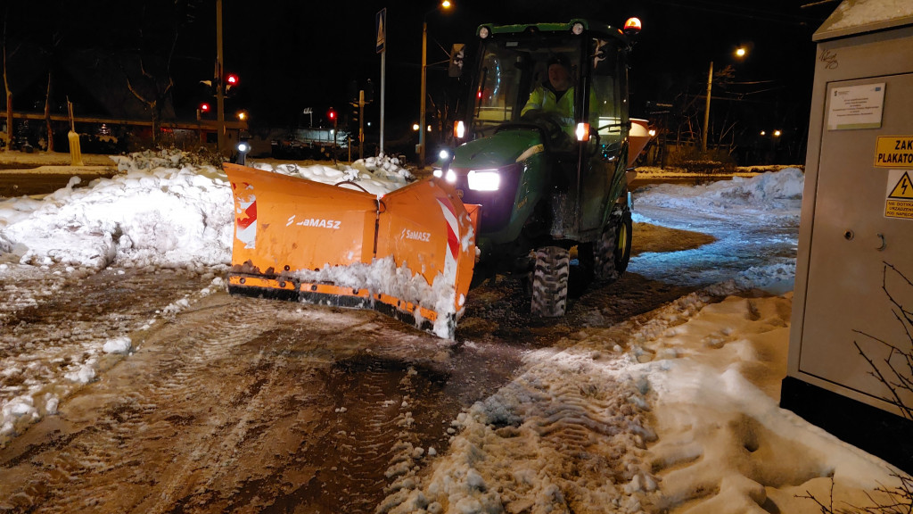 Sopot mierzy się ze skutkami śnieżycy! Walka z żywiołem to nie lada wyzwanie [FOTO]