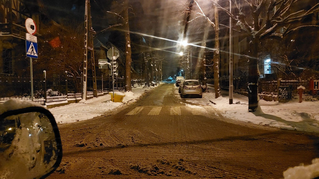 Sopot mierzy się ze skutkami śnieżycy! Walka z żywiołem to nie lada wyzwanie [FOTO]