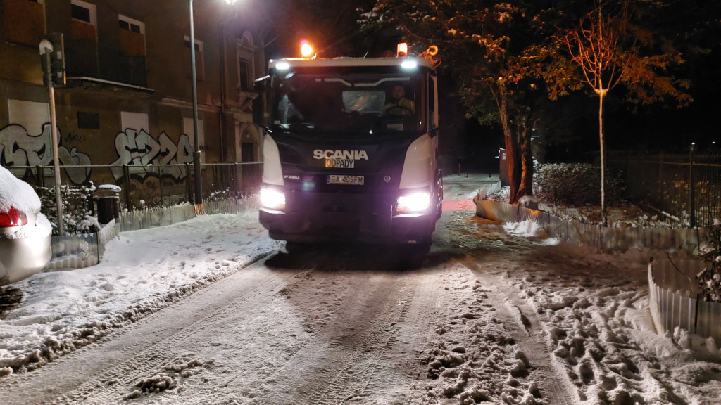 Sopot mierzy się ze skutkami śnieżycy! Walka z żywiołem to nie lada wyzwanie [FOTO]