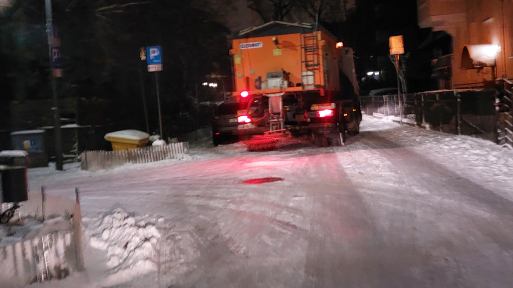 Sopot mierzy się ze skutkami śnieżycy! Walka z żywiołem to nie lada wyzwanie [FOTO]