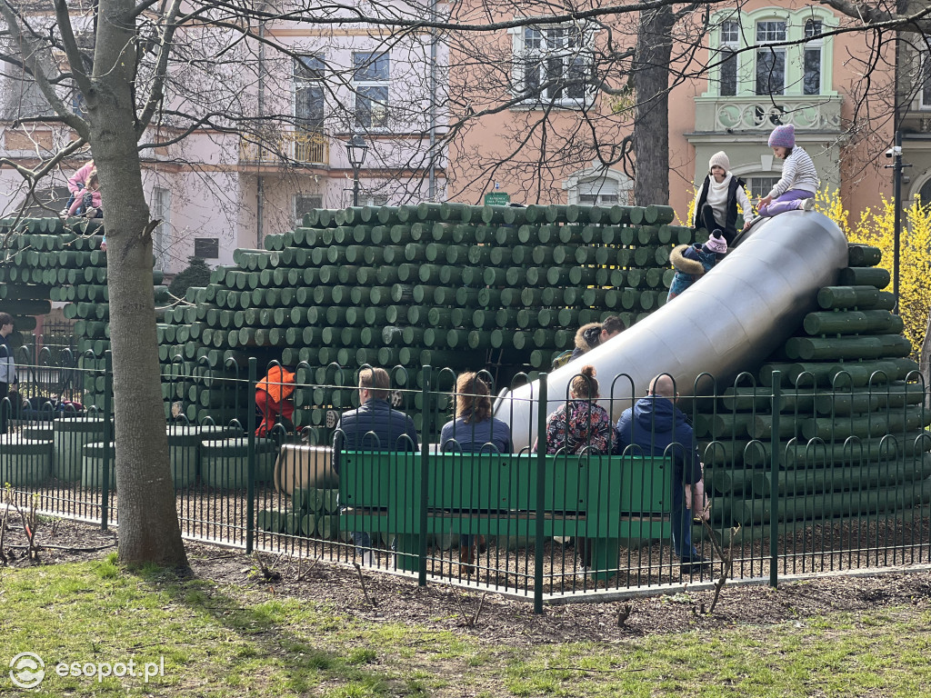 Sopot przyciągnął tłumy w Wielką Sobotę! Wiosenne zdjęcia z kurortu [FOTO]