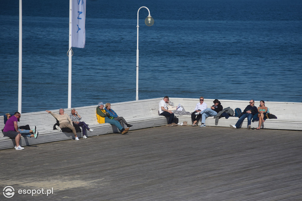 Pierwsze babki z piasku i wylegiwanie się na plaży! Świąteczny weekend w Sopocie [FOTO]