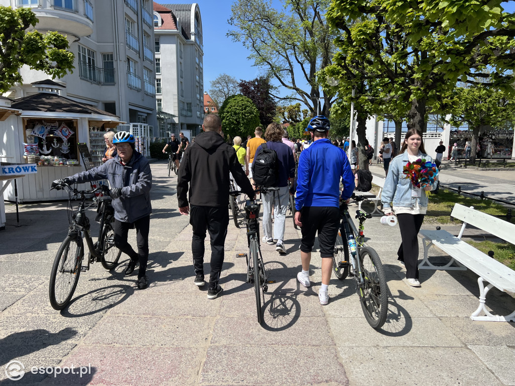 Sopot na zdjęciach jak w lipcu! Tłumy na plaży w kolejny majowy weekend [FOTO]