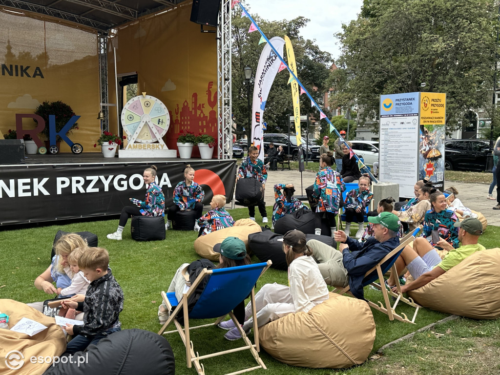 Pogoda nie odstrasza zwiedzających! Tłumy na Jarmarku Dominikańskim w Gdańsku [FOTO]