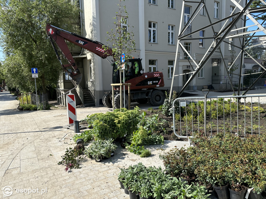 Nowy sopocki woonerf pięknieje w oczach! Prace są na ostatniej prostej [FOTO]