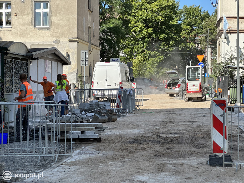Nowy sopocki woonerf pięknieje w oczach! Prace są na ostatniej prostej [FOTO]