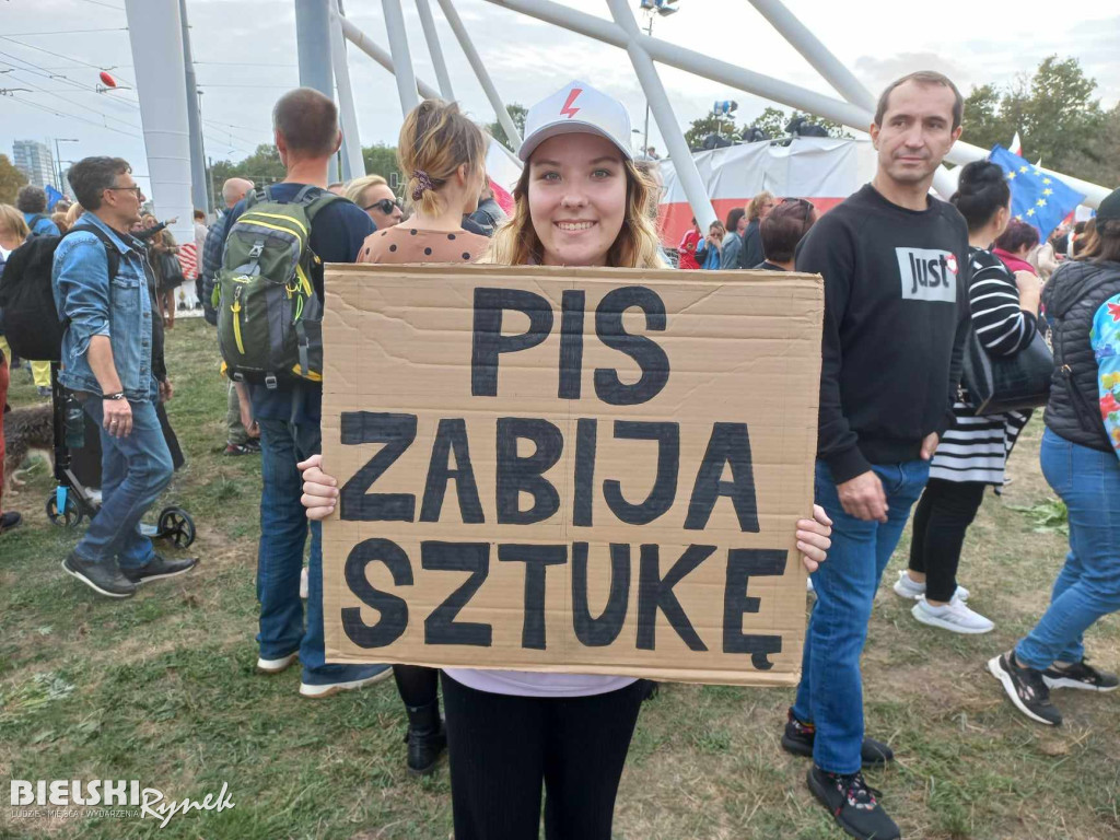 Marsz Miliona Serc w Warszawie! Tłumy ludzi, setki haseł [FOTO]