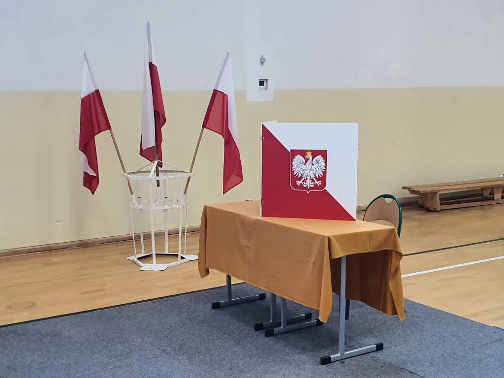 Sopocianie idą głosować! Tłumy w lokalach wyborczych [FOTO]