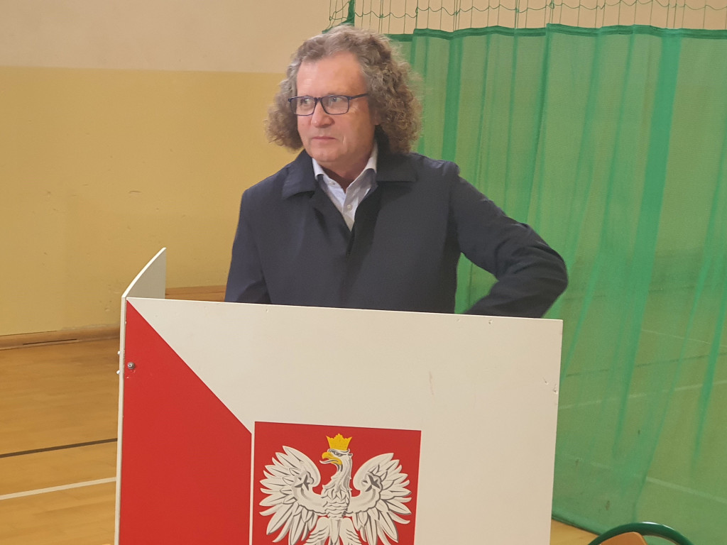 Sopocianie idą głosować! Tłumy w lokalach wyborczych [FOTO]
