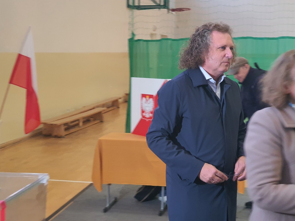 Sopocianie idą głosować! Tłumy w lokalach wyborczych [FOTO]
