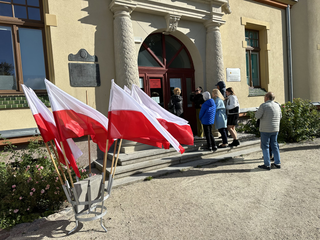 Sopocianie idą głosować! Tłumy w lokalach wyborczych [FOTO]