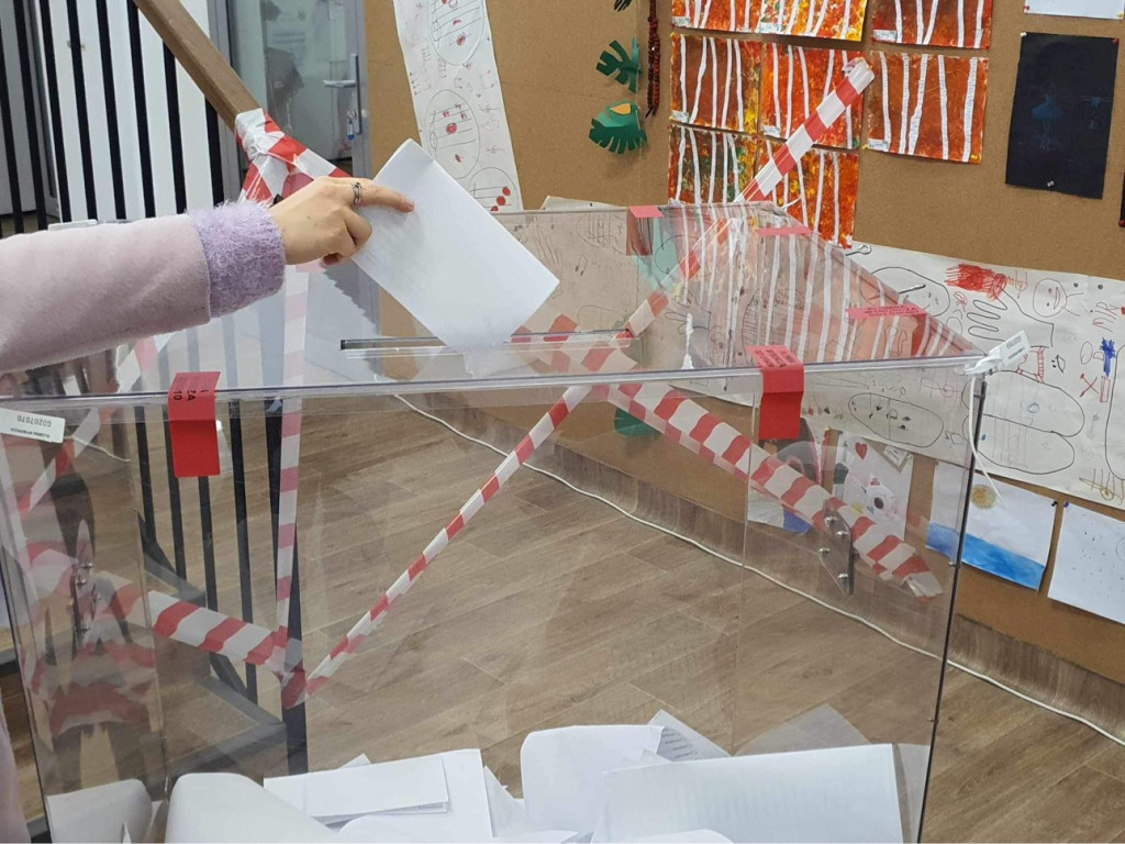 Sopocianie idą głosować! Tłumy w lokalach wyborczych [FOTO]