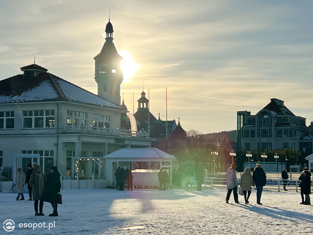 Taka jesień, że zima w Sopocie! Magiczny kurort na zdjęciach [FOTO]