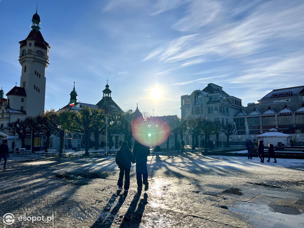 Taka jesień, że zima w Sopocie! Magiczny kurort na zdjęciach [FOTO]