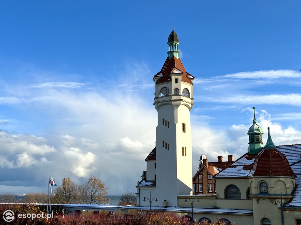 Taka jesień, że zima w Sopocie! Magiczny kurort na zdjęciach [FOTO]