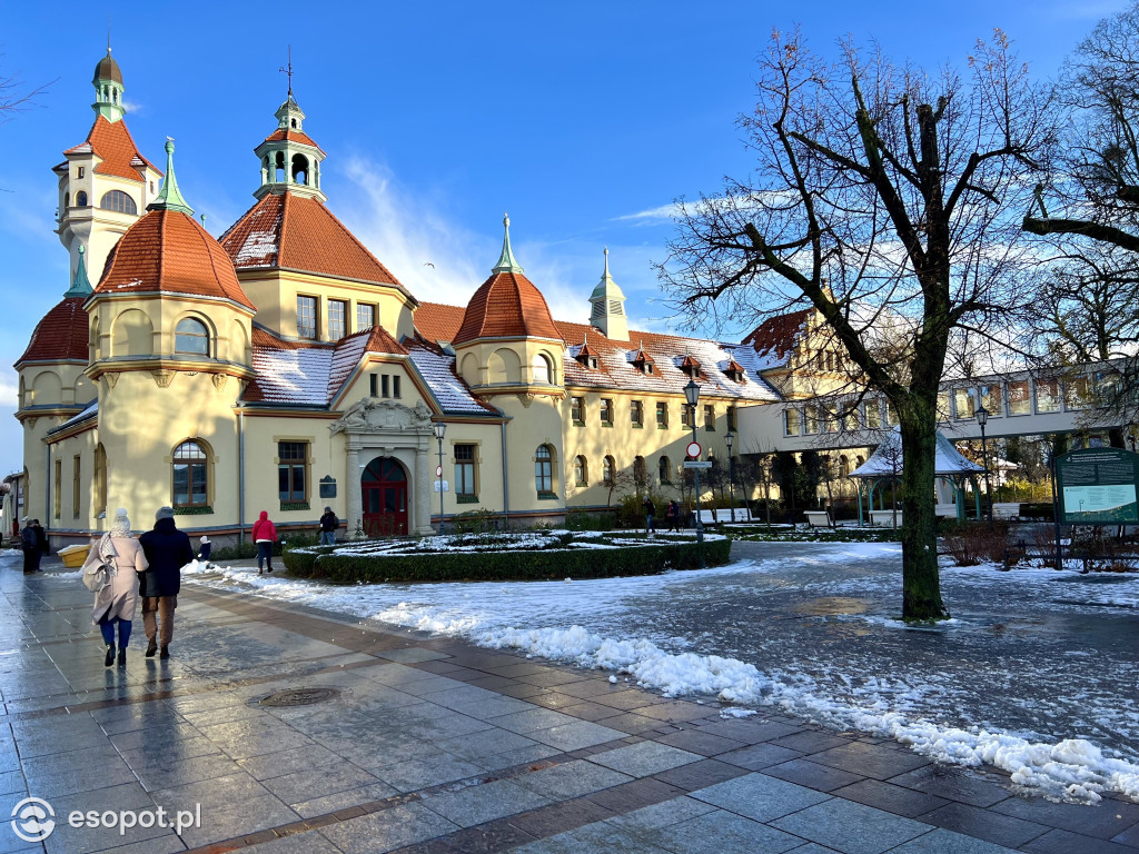 Taka jesień, że zima w Sopocie! Magiczny kurort na zdjęciach [FOTO]