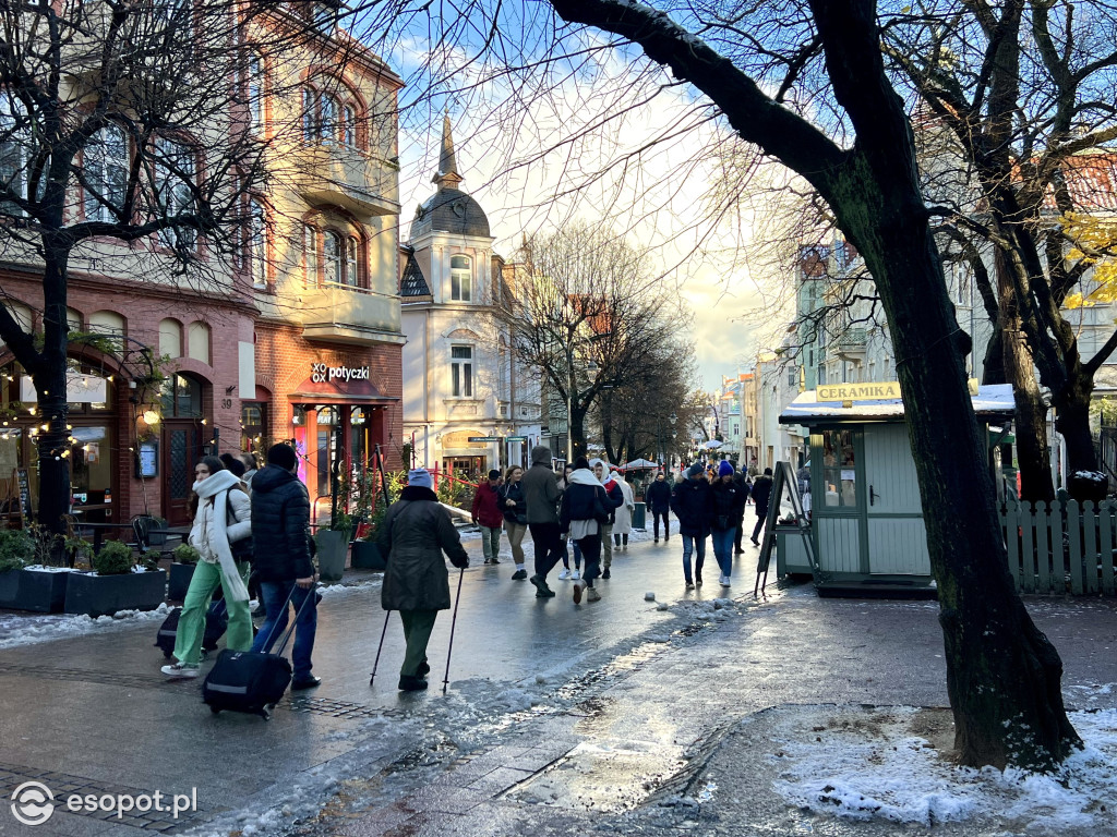 Taka jesień, że zima w Sopocie! Magiczny kurort na zdjęciach [FOTO]