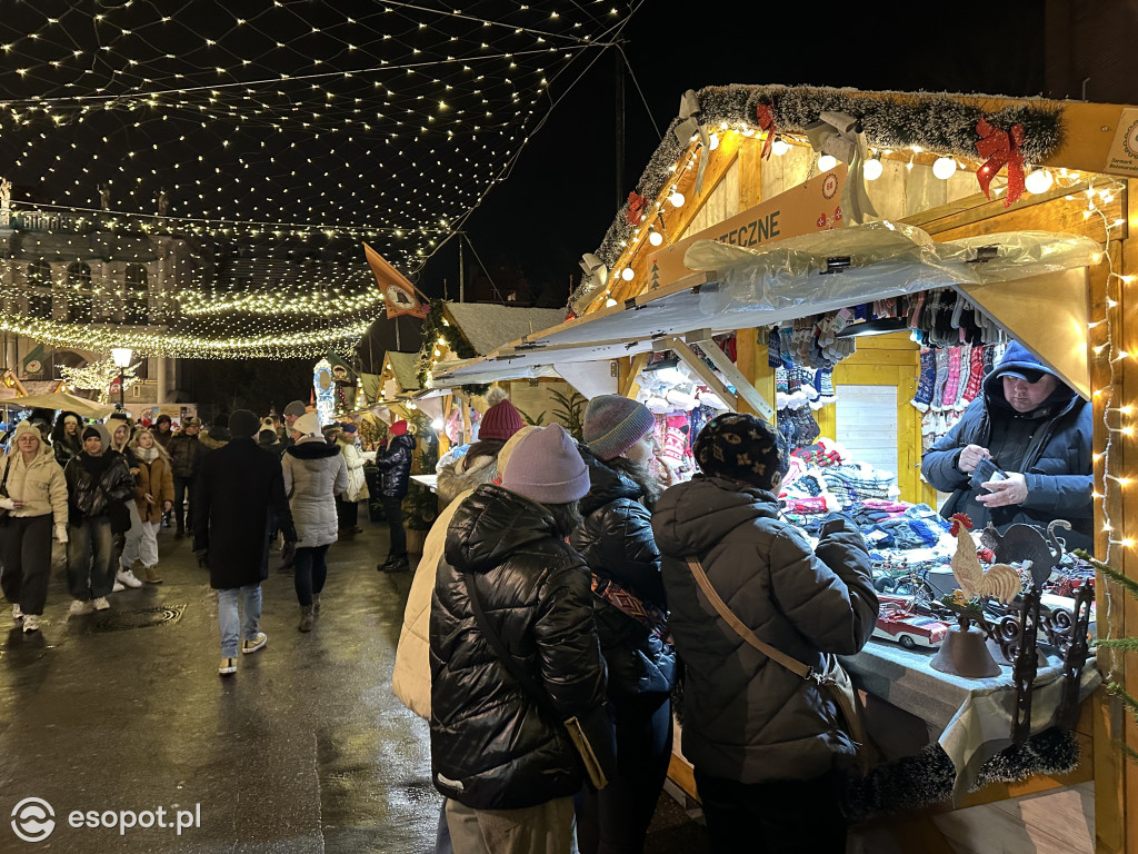 Wystartował Jarmark Bożonarodzeniowy w Gdańsku! To ponad 170 stoisk i kuchnie z całego świata [FOTO]