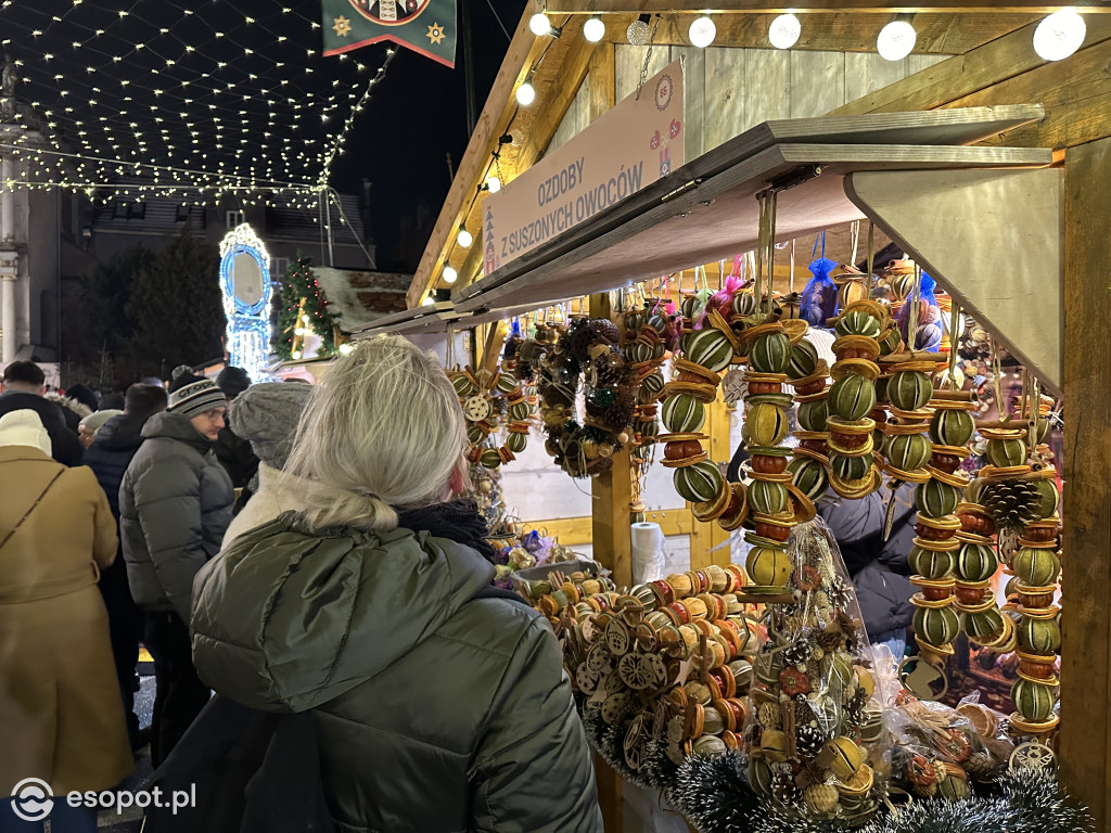 Wystartował Jarmark Bożonarodzeniowy w Gdańsku! To ponad 170 stoisk i kuchnie z całego świata [FOTO]