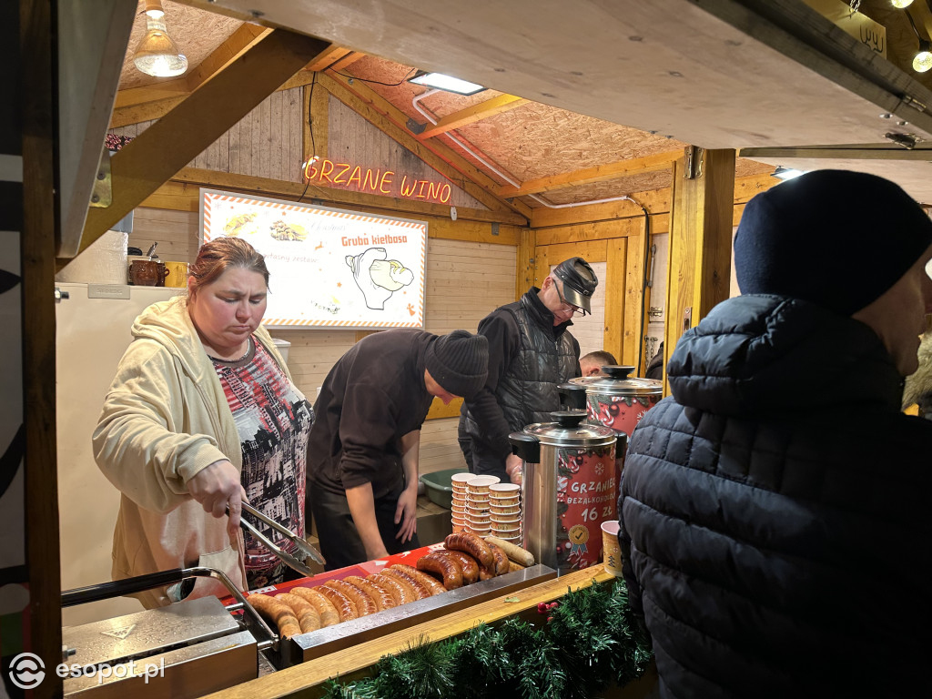 Wystartował Jarmark Bożonarodzeniowy w Gdańsku! To ponad 170 stoisk i kuchnie z całego świata [FOTO]