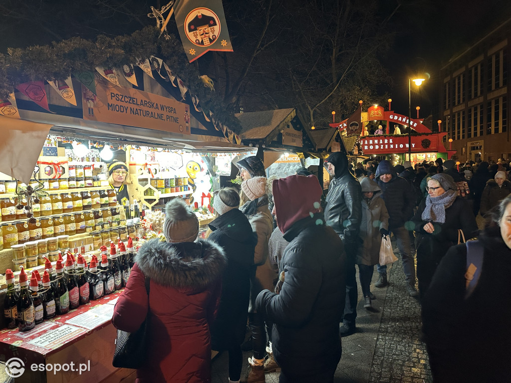 Wystartował Jarmark Bożonarodzeniowy w Gdańsku! To ponad 170 stoisk i kuchnie z całego świata [FOTO]