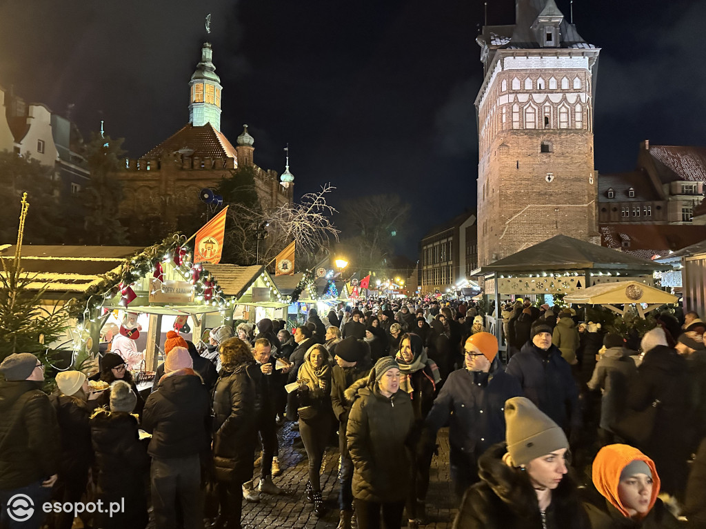 Wystartował Jarmark Bożonarodzeniowy w Gdańsku! To ponad 170 stoisk i kuchnie z całego świata [FOTO]