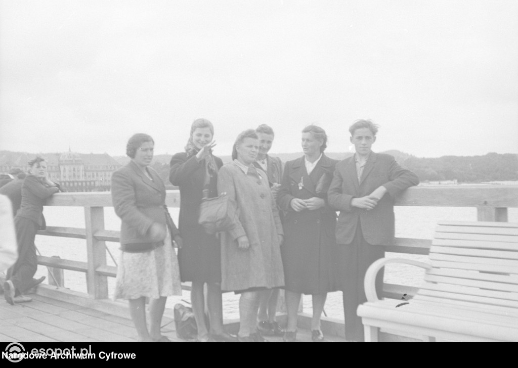 Sopot i Gdynia na archiwalnych zdjęciach! Zobacz niezwykłe kadry z lat 1948-1953 [FOTO]