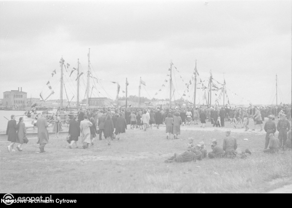 Sopot i Gdynia na archiwalnych zdjęciach! Zobacz niezwykłe kadry z lat 1948-1953 [FOTO]