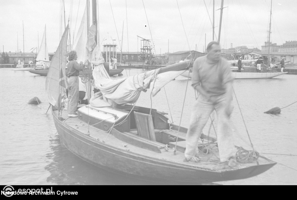Sopot i Gdynia na archiwalnych zdjęciach! Zobacz niezwykłe kadry z lat 1948-1953 [FOTO]